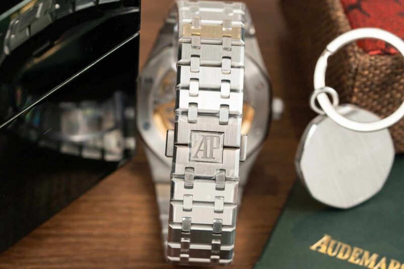 Audemars-Piguet-Royal-Oak-15500ST-Blue-Dial-11-800×533-1.jpg