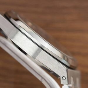 Audemars-Piguet-Royal-Oak-15500ST-Blue-Dial-8-300×300-1.jpg
