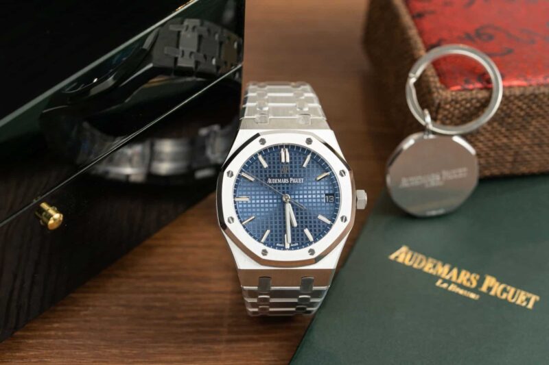 Audemars-Piguet-Royal-Oak-15500ST-Blue-Dial-800x533-1.jpg