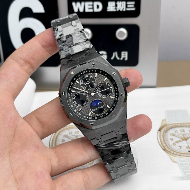 Audemars-Piguet-Royal-Oak-26579CE-Grey-Dial-2-800×800-1.jpg
