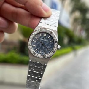 Audemars-Piguet-Royal-Oak-77351ST-Blue-Dial-Diamond-Bezel-2-300×300-1.jpg