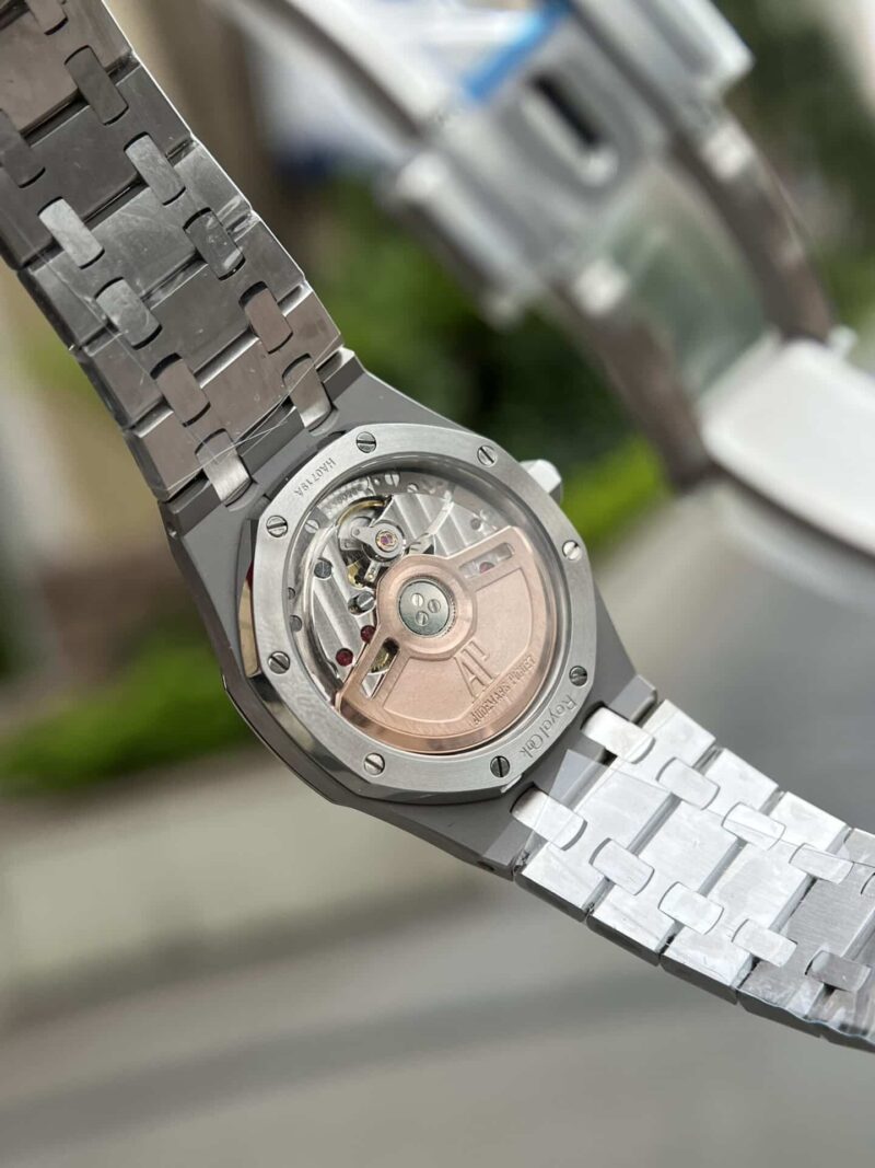 Audemars-Piguet-Royal-Oak-77351ST-Blue-Dial-Diamond-Bezel-6-800×1067-1.jpg