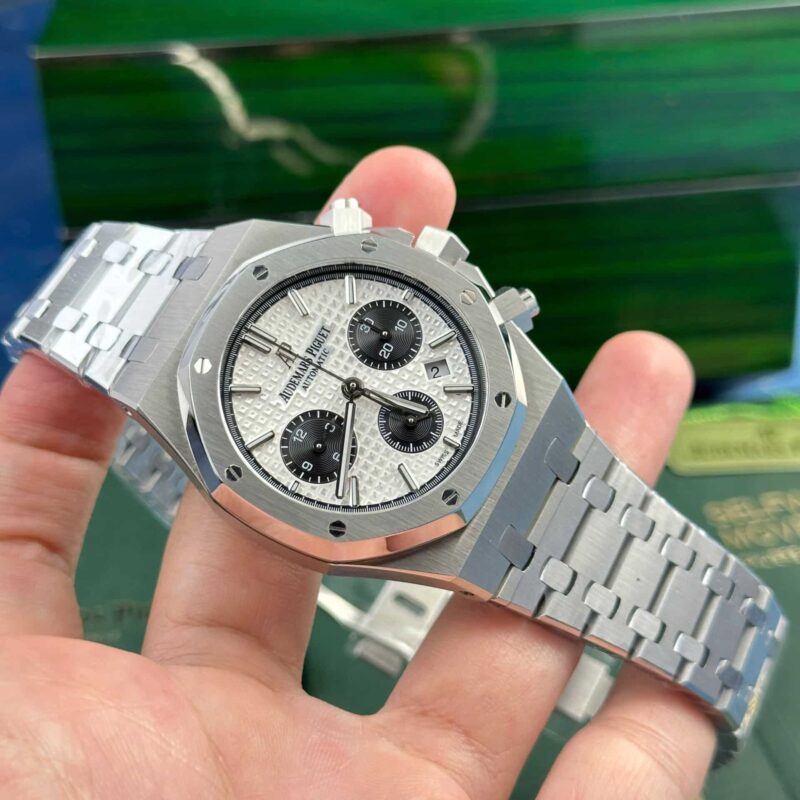 Audemars-Piguet-Royal-Oak-Chronograph-White-Dial-2-800×800-1.jpg