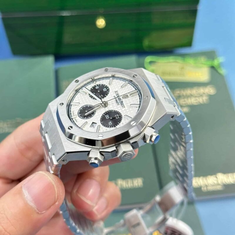 Audemars-Piguet-Royal-Oak-Chronograph-White-Dial-3-800×800-1.jpg