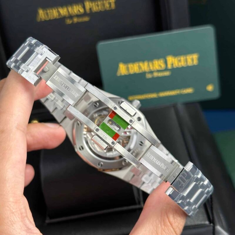 Audemars-Piguet-Royal-Oak-Jumbo-Extra-thin-16202ST-Blue-Dial-10-800×800-1.jpg