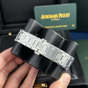 Audemars-Piguet-Royal-Oak-Jumbo-Extra-thin-16202ST-Blue-Dial-11-300×300-1.jpg