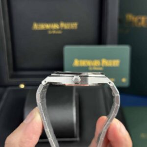 Audemars-Piguet-Royal-Oak-Jumbo-Extra-thin-16202ST-Blue-Dial-7-300×300-1.jpg