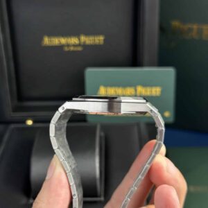 Audemars-Piguet-Royal-Oak-Jumbo-Extra-thin-16202ST-Blue-Dial-9-300×300-1.jpg