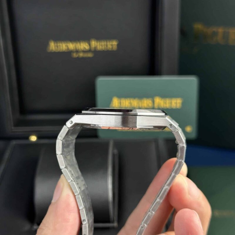 Audemars-Piguet-Royal-Oak-Jumbo-Extra-thin-16202ST-Blue-Dial-9-800×800-1.jpg