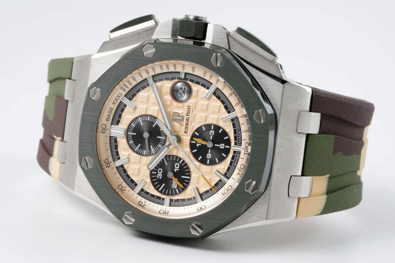 Audemars-Piguet-Royal-Oak-Offshore-26400SO-Beige-Dial-Green-Ceramic-Bezel-5-800×533-1.jpg