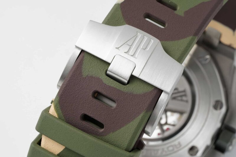 Audemars-Piguet-Royal-Oak-Offshore-26400SO-Beige-Dial-Green-Ceramic-Bezel-6-800×533-1.jpg