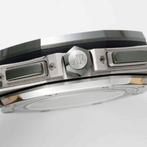 Audemars-Piguet-Royal-Oak-Offshore-26400SO-Beige-Dial-Green-Ceramic-Bezel-7-300×300-1.jpg