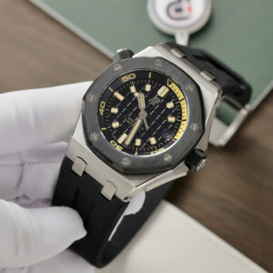 Audemars-Piguet-Royal-Oak-Offshore-Diver-15720CN-Black-Dial-Ceramic-Bezel-3-300×300-1.jpg