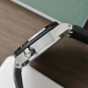 Audemars-Piguet-Royal-Oak-Offshore-Diver-15720CN-Black-Dial-Ceramic-Bezel-6-300×300-1.jpg