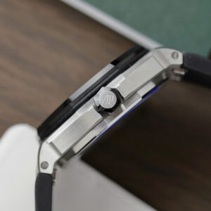 Audemars-Piguet-Royal-Oak-Offshore-Diver-15720CN-Black-Dial-Ceramic-Bezel-7-300×300-1.jpg