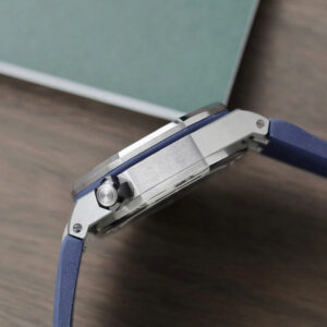 Audemars-Piguet-Royal-Oak-Offshore-Diver-15720ST-Blue-Dial-Rubber-7-300×300-1.jpg