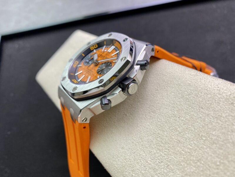 Audemars-Piguet-Royal-Oak-Offshore-Diver-Chronograph-26703ST-Orange-Dial-5-800×601-1.jpg