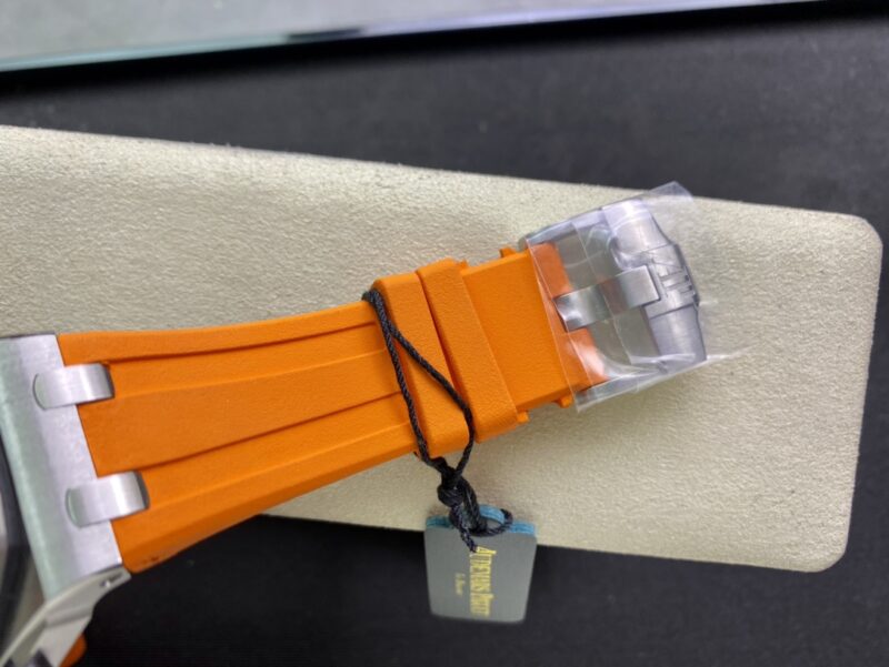 Audemars-Piguet-Royal-Oak-Offshore-Diver-Chronograph-26703ST-Orange-Dial-6-800×601-1.jpg