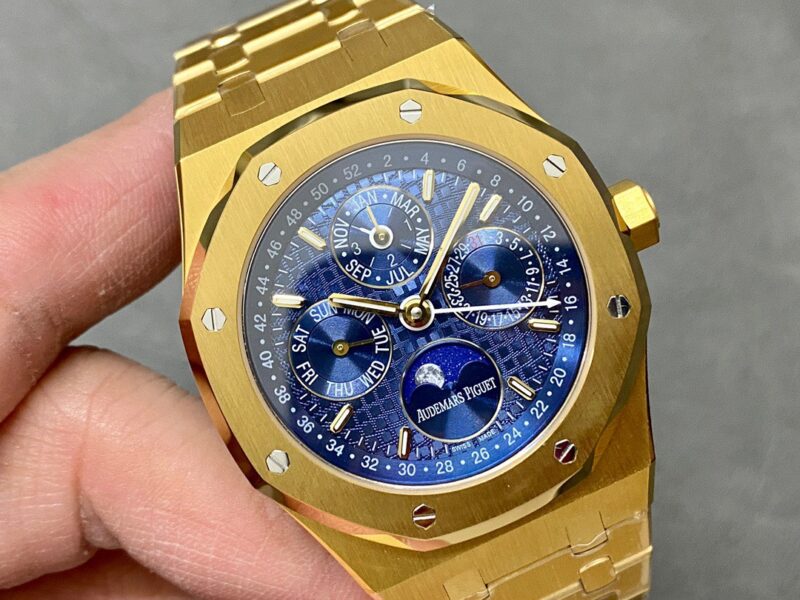 Audemars-Piguet-Royal-Oak-Perpetual-Calendar-26574BA-Yellow-Gold-Blue-Dial-2-800×600-1.jpg