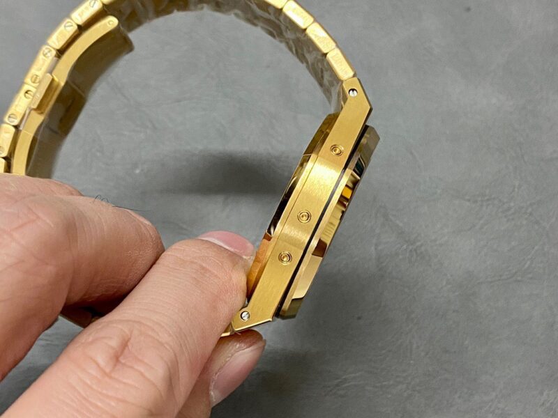 Audemars-Piguet-Royal-Oak-Perpetual-Calendar-26574BA-Yellow-Gold-Blue-Dial-5-800×600-1.jpg