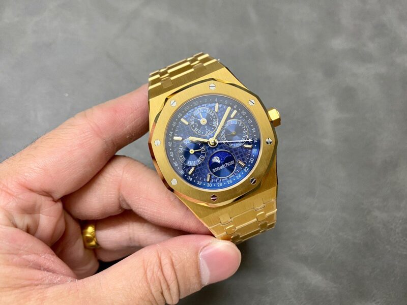 Audemars-Piguet-Royal-Oak-Perpetual-Calendar-26574BA-Yellow-Gold-Blue-Dial-800x600-1.jpg