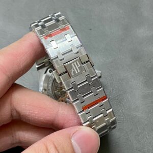 Audemars-Piguet-Royal-Oak-Perpetual-Calendar-26574ST-Grey-Dial-8-300×300-1.jpg