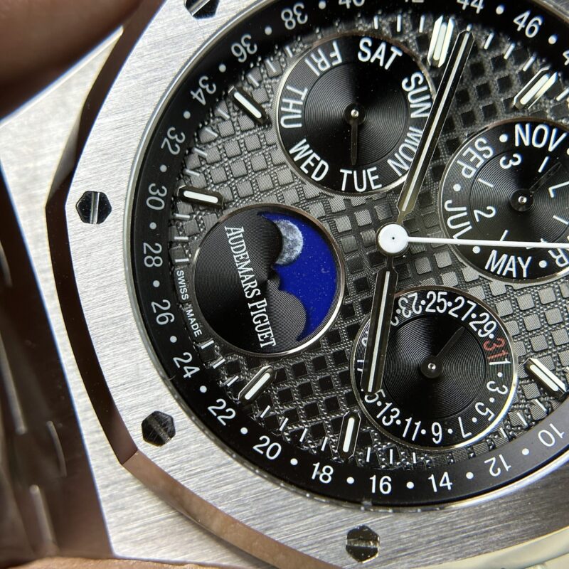 Audemars-Piguet-Royal-Oak-Perpetual-Calendar-26574ST-Mat-So-Den-4-800×800-1.jpg