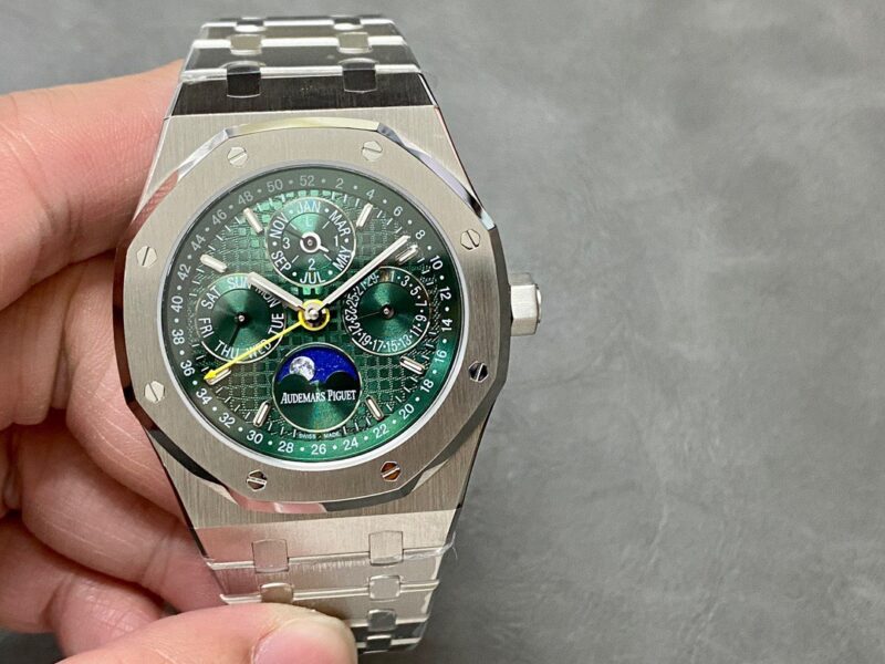 Audemars-Piguet-Royal-Oak-Perpetual-Calendar-26606ST-Green-Dial-4-800×600-1.jpg